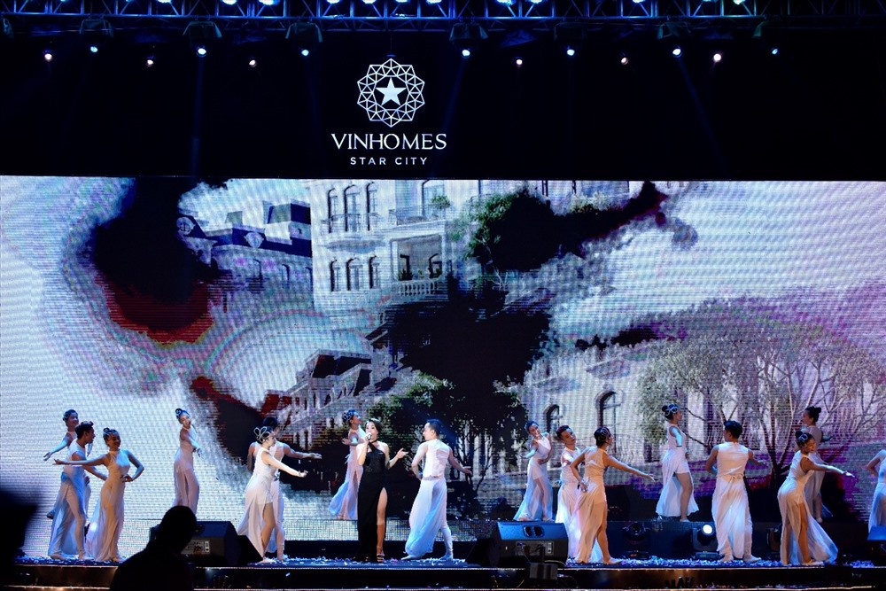 “Hiện tượng âm nhạc Việt Nam 2010” tiếp tục khoe giọng hát nội lực qua 2 ca khúc The Color of Vietnam và Cảm ơn tình yêu