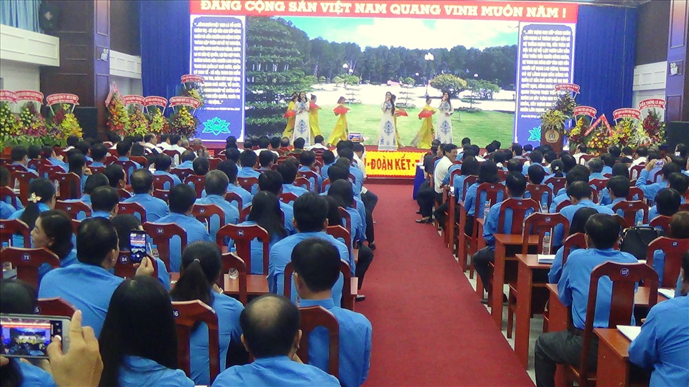 230 đại biểu đại diện cho 57.0000 CNVLLĐ tỉnh Cà Mau tại Đại hội