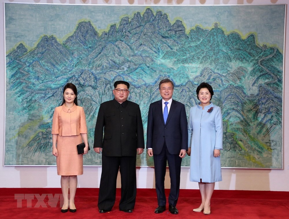 Trong khi đó, phu nhân Tổng thống Hàn Quốc Kim Jung-sook cho biết bà tin rằng sẽ chỉ có thịnh vượng trên Bán đảo Triều Tiên trong tương lai.  Ảnh: TTXVN