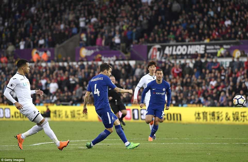 Fabregas ghi bàn duy nhất của trận đấu. Ảnh: Getty Images.