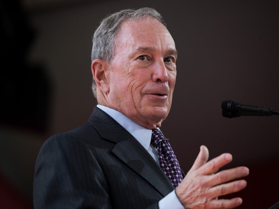21 năm là khoảng thời gian để CEO của Bloomberg - Michael Bloomberg từ triệu phú thành tỉ phú.