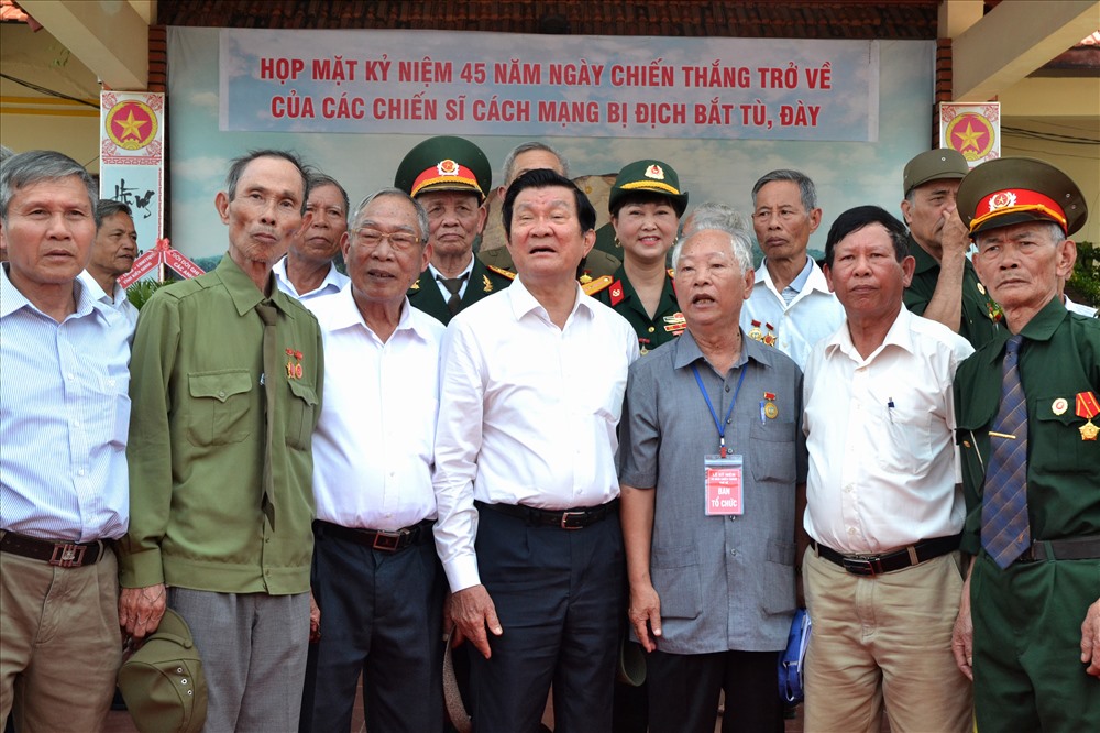 Nguyên Chủ tịch Nước Trương Tấn Sang cùng đến dự lễ với tư cách là cựu tù của Trại giam Tù binh Cộng sản Việt Nam/Phú Quốc. (Ảnh: Lục Tùng)