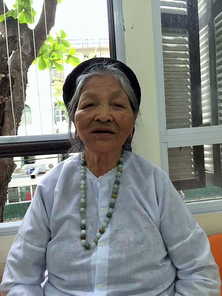 Cụ bà 91 tuổi được cấy ghép răng (Ảnh: BSCC)