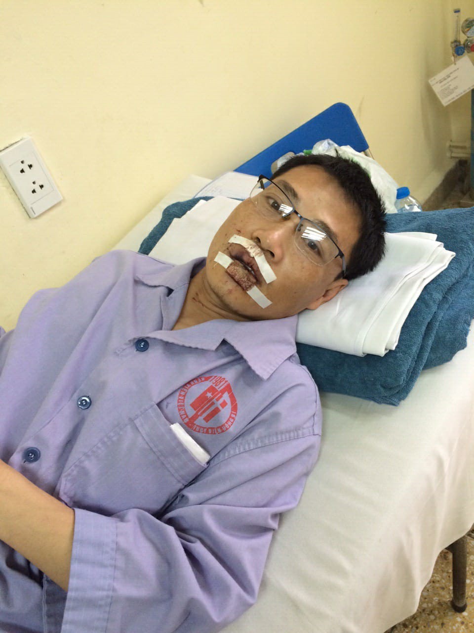 Anh Nguyễn Văn Điệp bị hành hung khá nặng, hiện vẫn đang được điều trị ở BV Việt Nam Thụy Điển - TP Uông Bí. Ảnh: CTV