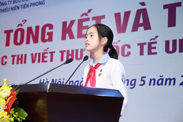  Em Nguyễn Thị Bạch Dương, học sinh lớp 8A, trường THCS Nguyễn Trãi, Nam Sách, Hải Dương đoạt giải Nhất Cuộc thi. Ảnh: BTC