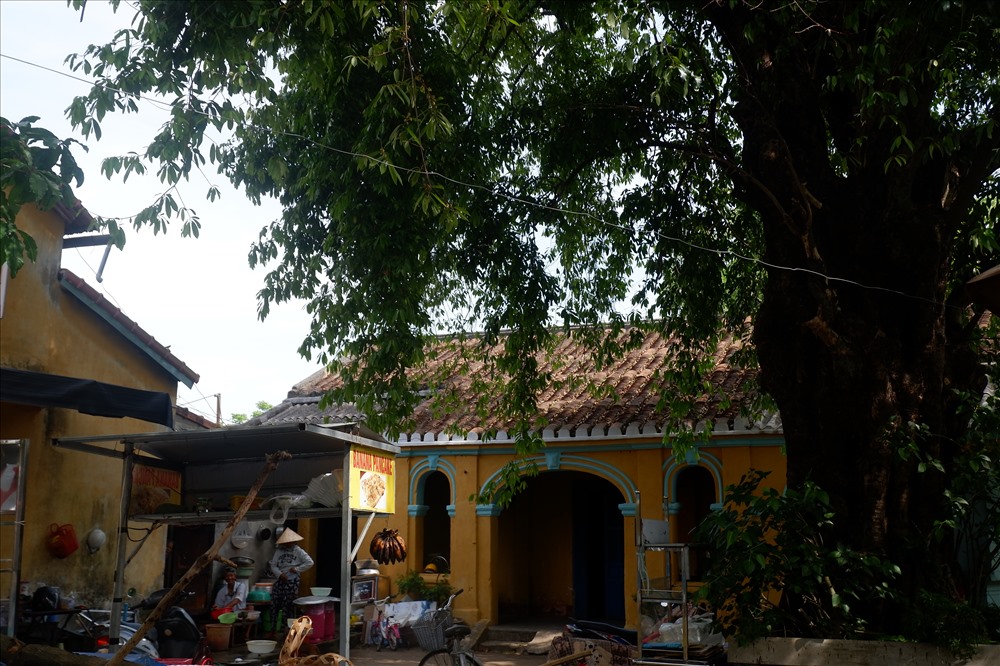 گوشه‌ای از معبد اجدادی خاندان وو، جایی که وو با له مورد پرستش قرار می‌گیرد - مردی که چاه باستانی دوران استعمار فرانسه را مرمت کرد. عکس: TH