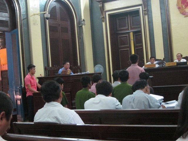 Quang cảnh phiên xét xử sơ thẩm vụ án ngày 31.12.2015. Ảnh: C.H