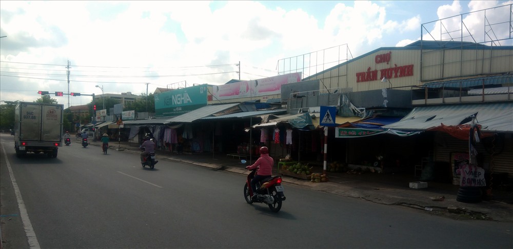 Tiều chợ Trần Huỳnh sẽ được bố trí tại chợ Nông sản thực phẩm (ảnh Nhật Hồ)