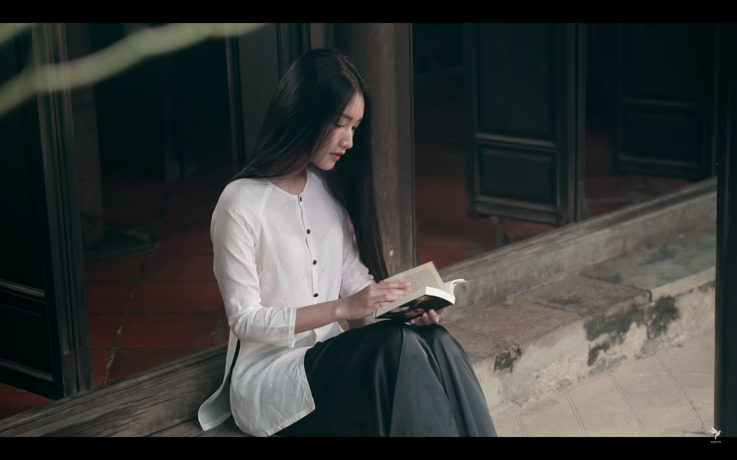 Hoa hậu Huỳnh Thúy Anh hóa nàng thơ ngọt ngào trong bộ ảnh mới  Idoltv
