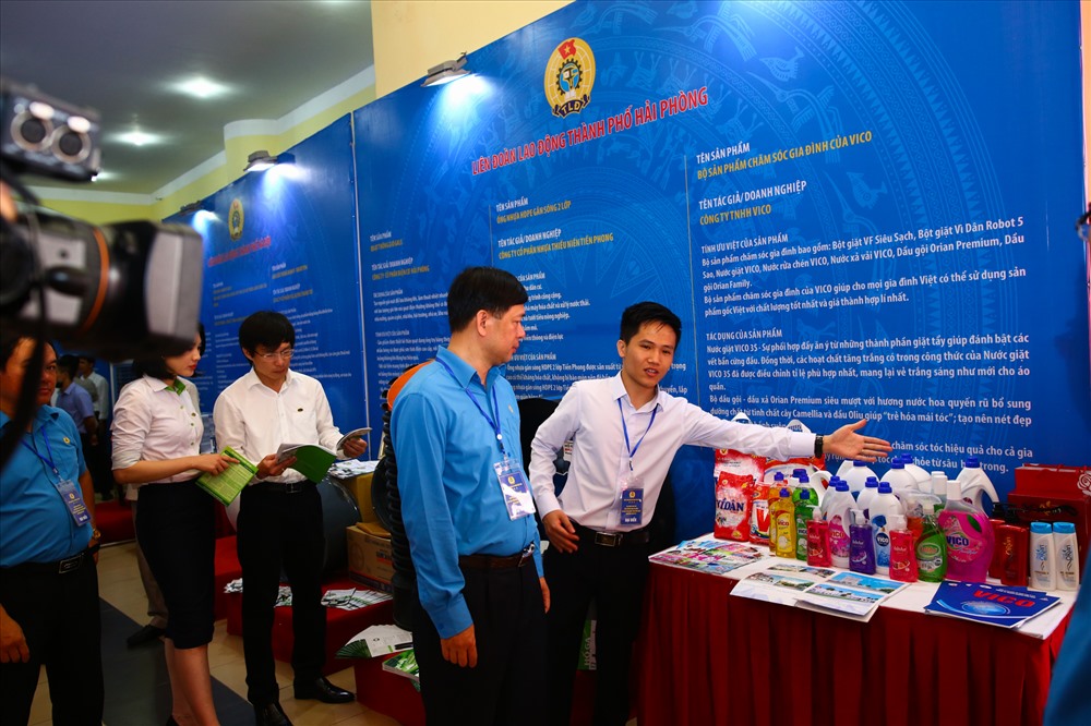 Các sản phẩm xuất sắc từ người lao động được trưng bày tại Triển lãm Tự hào Trí tuệ lao động Việt Nam khu vực Đồng bằng sông Hồng 2018