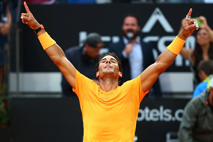 Cơn mưa may mắn đã “giải cứu” Nadal trong trận chung kết Rome Masters. Ảnh: Getty.