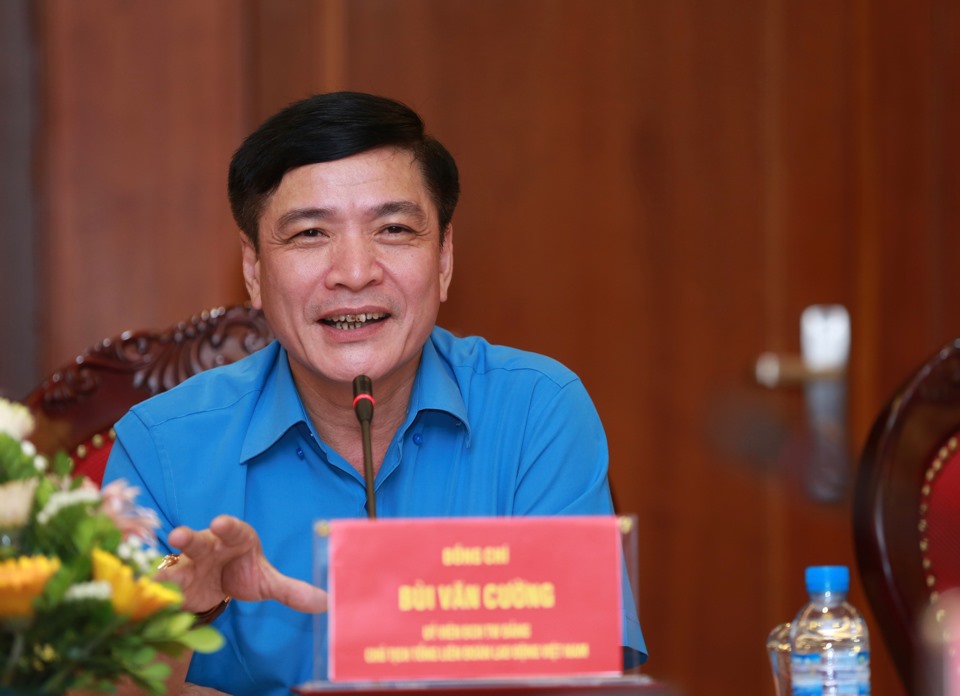 Chủ tịch Tổng LĐLĐVN Bùi Văn Cường phát biểu tại buổi làm việc. Ảnh: Hải Nguyễn