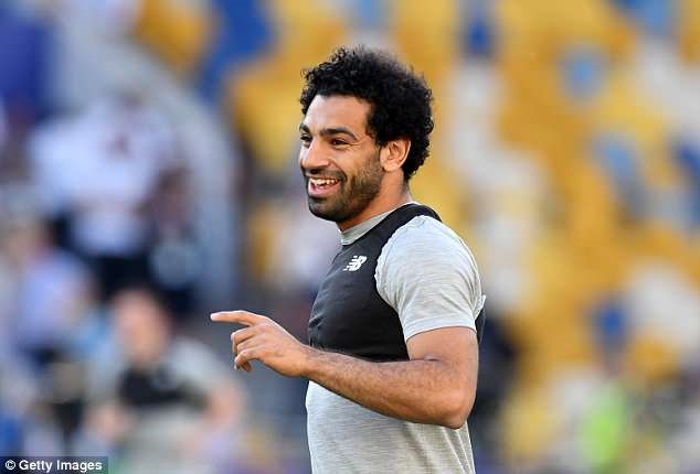 Ngôi sao sáng nhất của Liverpool - Mohamed Salah tập luyện đầy hứng khởi trước trận. Ảnh: Getty Images.