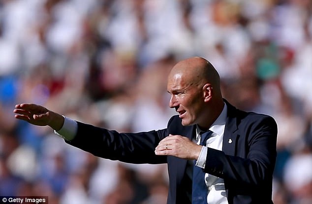HLV Zidane đang hướng tới chức vô địch UEFA Champions League thứ 3 liên tiếp cùng “Kền kền trắng“. Ảnh: Getty Images.