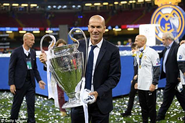 Zidane đang hướng đến chức vô địch Champions League lần thứ 3 liên tiếp cùng Real Madrid. Ảnh: Getty.