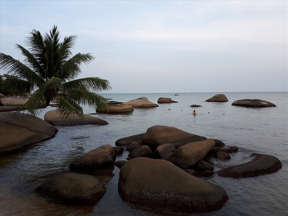 Một bãi tắm ở Lại Sơn