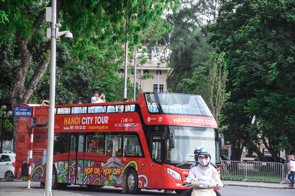 Hành khách lựa chọn bus mui trần chủ yếu là du khách nước ngoài.