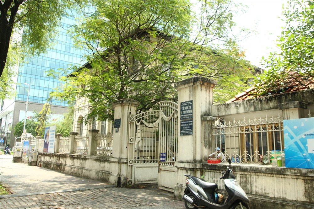 Dinh Thượng Thơ (nay là trụ sở của Sở Thông tin Truyền thông TPHCM) 130 tuổi có nguy cơ bị phá bỏ. Ảnh: NGÔ CƯỜNG