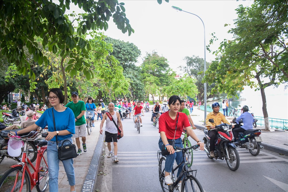 Đạp xe buổi sáng  xu hướng mới của gia đình hiện đại  Xe đạp Giant  International  NPP độc quyền thương hiệu Xe đạp Giant Quốc tế tại Việt Nam