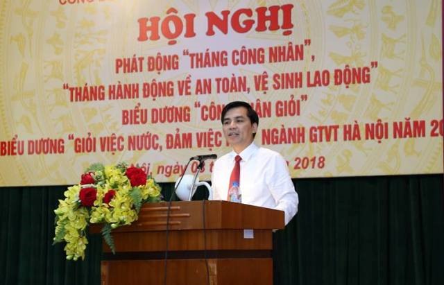 Phó Chủ tịch LĐLĐ TP. Hà Nội Lê Đình Hùng phát biểu chỉ đạo tại Hội nghị. Ảnh: LĐLĐ TP. Hà Nội
