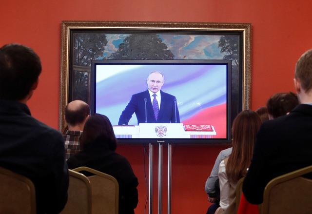 Các nhà báo theo dõi lễ nhậm chức của ông Putin. Ảnh: RT