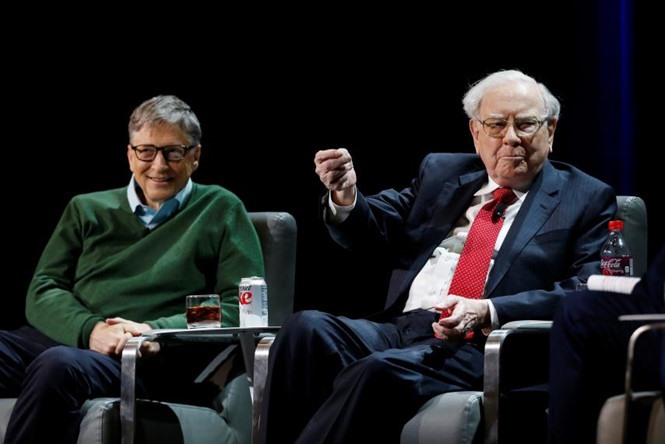 Bill Gates và Warren Buffett. Ảnh: Reuters.