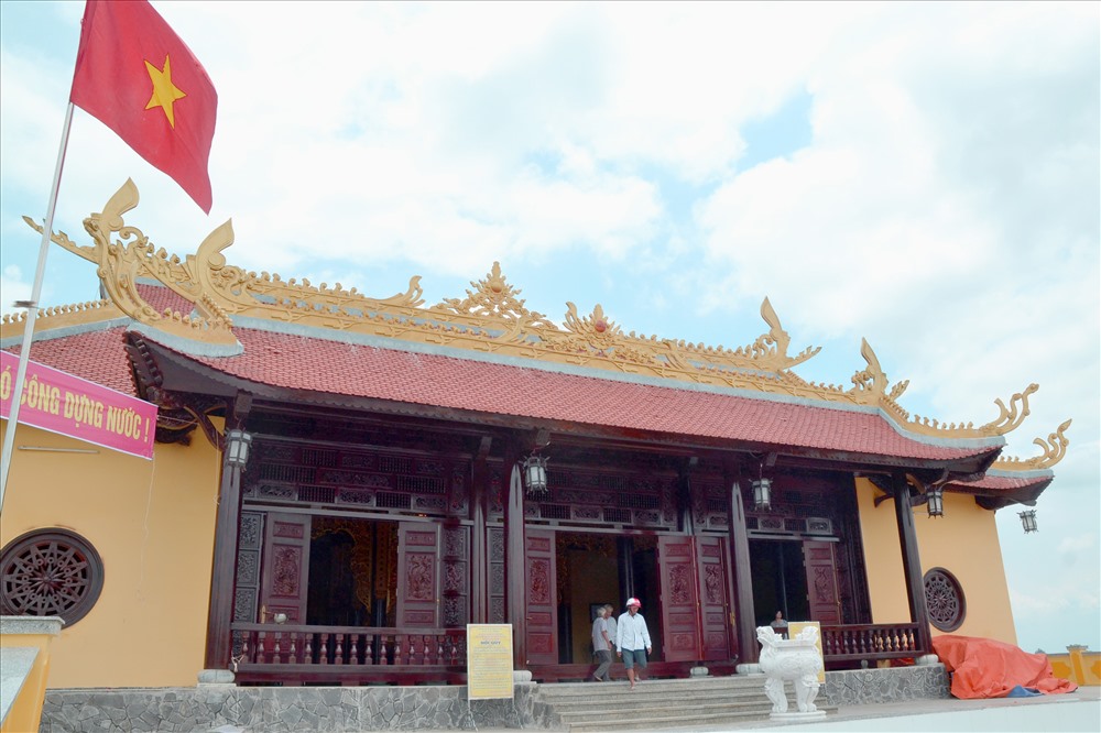 Từ nguồn xã hội hóa, Kiên Giang đã xây dựng, mở rộng đền Hùng mới có tổng kinh phí là 57 tỷ đồng. (Ảnh: Lục Tùng)