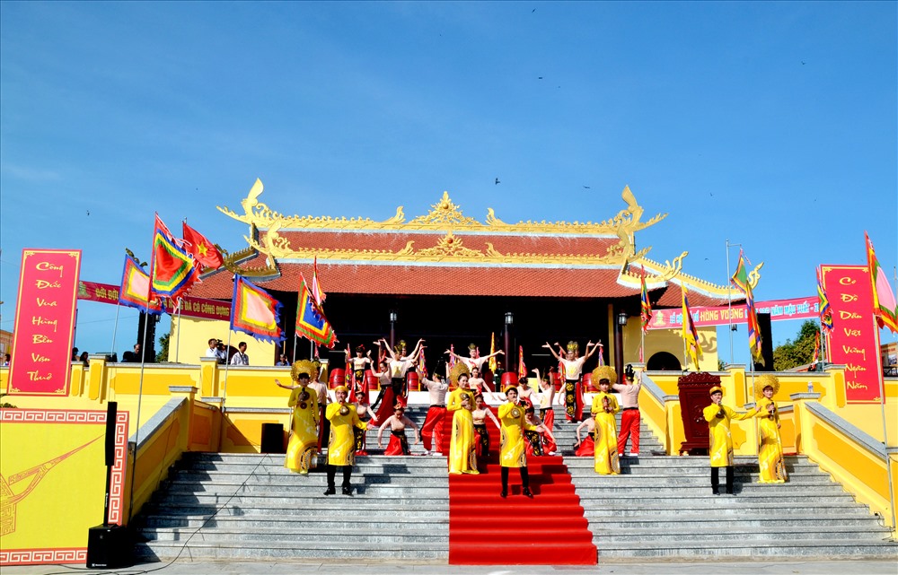 Đặc biệt là vào dịp Giỗ Tổ hàng năm, tỉnh Kiên Giang tổ chức rất trang nghiêm... (Ảnh: Lục Tùng)