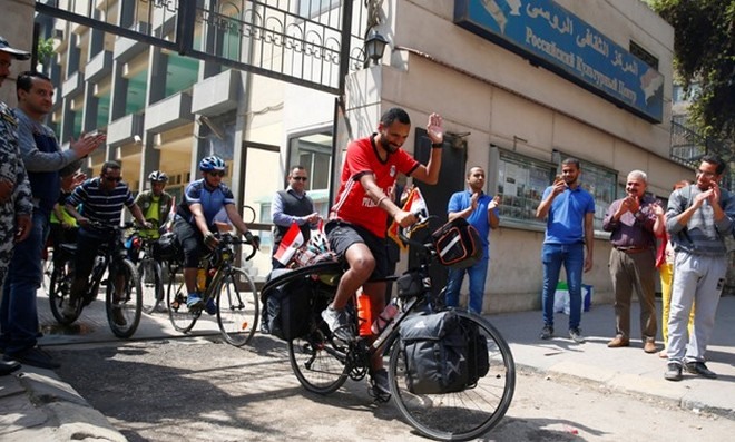 Mohamed Nufal xuất phát từ thủ đô Cairo. Ảnh: Reuters
