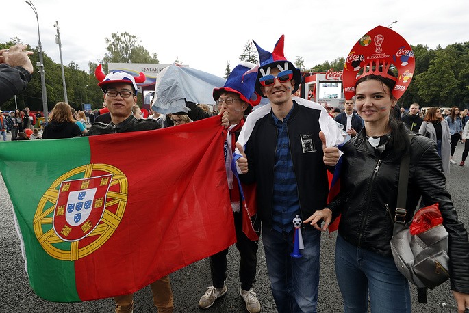 Quốc kỳ Bồ Đào Nha xuất hiện trong lễ khai mạc FIFA Fan Fest ở Vorobyovy Gory. Ảnh: Tass. 
