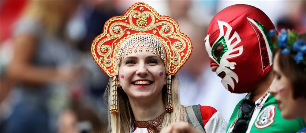 Nước chủ nhà Nga ước tính thu hút khoảng 800.000 người hâm mộ từ nhiều hơn trên thế giới đến xem các trận đấu ở vòng chung kết World Cup 2018 diễn ra trong vòng một tháng. Ảnh: FIFA