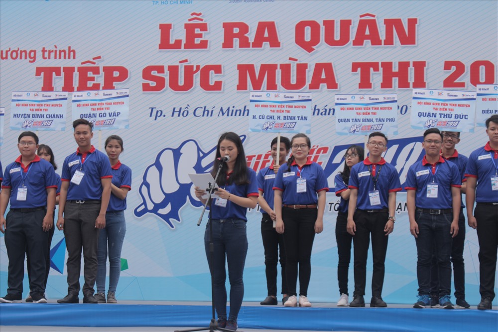 Bạn Phạm Tiểu kiều, đại diện 20.000 sinh viên tình nguyện chia sẻ tại buổi lễ