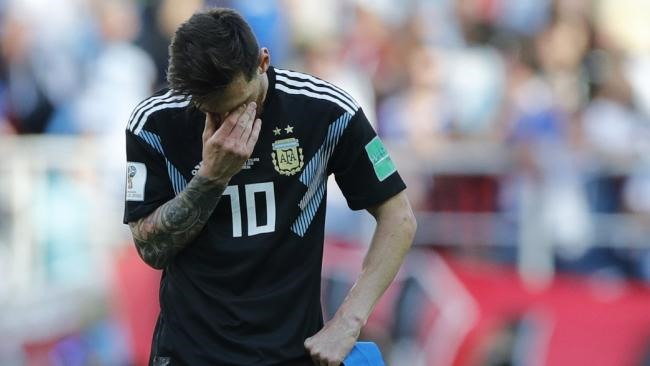 Khoảnh khắc Messi thất vọng vì trượt penalty