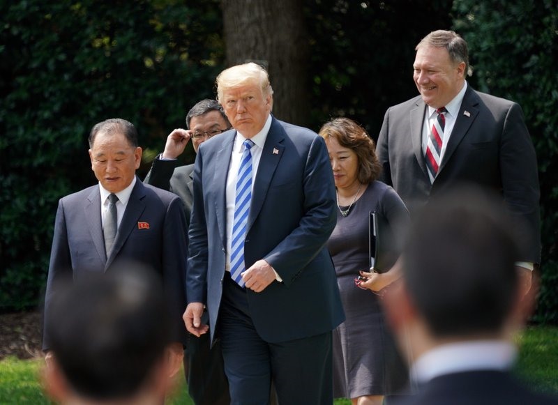 Ông Donald Trump cho biết, thượng đỉnh Mỹ -Triều sẽ diễn ra như dự kiến. Ảnh: AP.