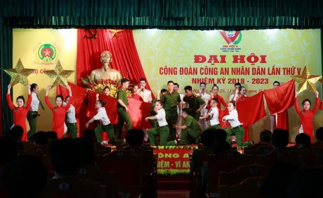 Một tiết mục văn nghệ chào mừng Đại hội V CĐ CAND. Ảnh: Hải Nguyễn