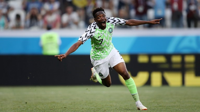 Một mình Musa ghi 2 bàn cho Nigeria
