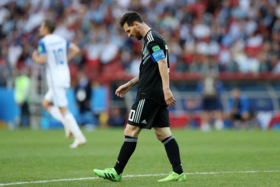 Trong trận Argentina – Iceland, mình tin rằng Messi đá hỏng pen cũng một phần là do tình huống đó không đáng phạt đền, chứ không phải do anh là …Miss Penalty - Ảnh: