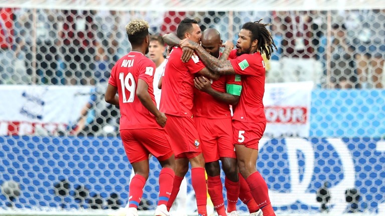 Panama có bàn thắng danh dự khi các cầu thủ Anh tạo điều kiện