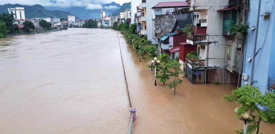 Nước sông Lô dâng cao tràn vào TP.Hà Giang.