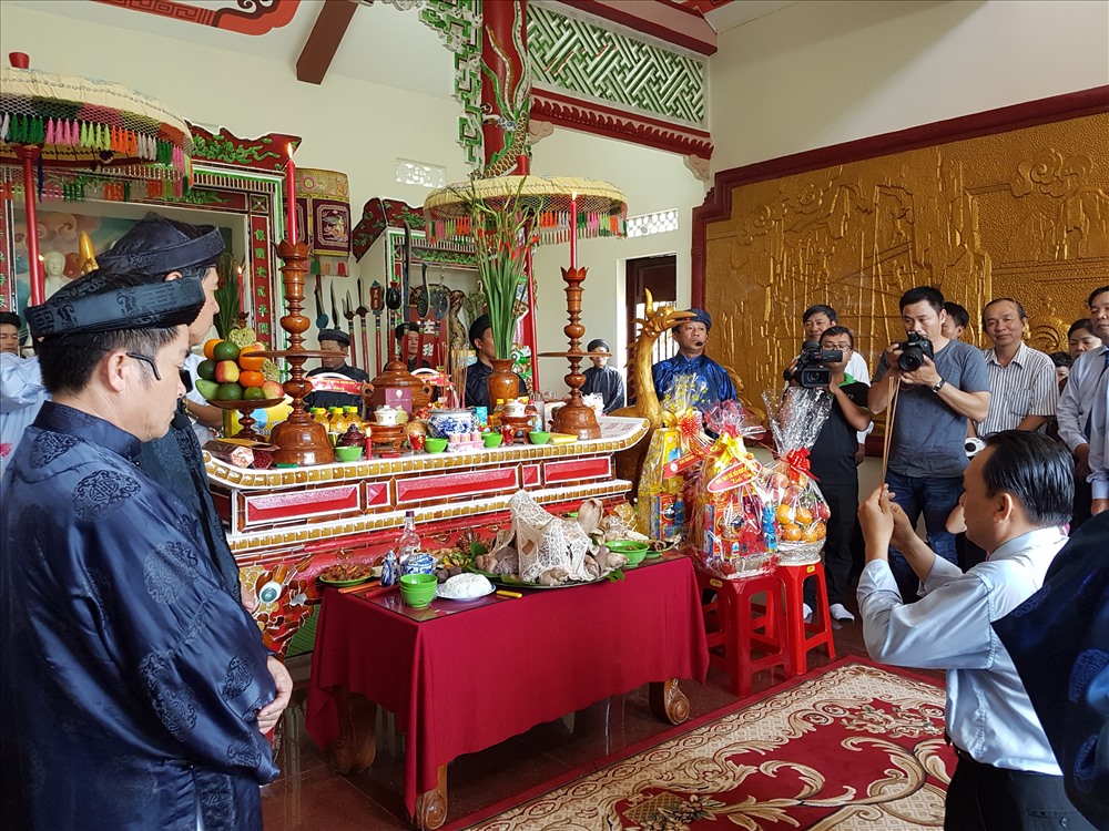 Lễ cúng thánh mẫu và nghi lễ cúng tống na là 2 nghi lễ quan trọng trong lễ hội yến sào hàng năm. Ảnh: P.L