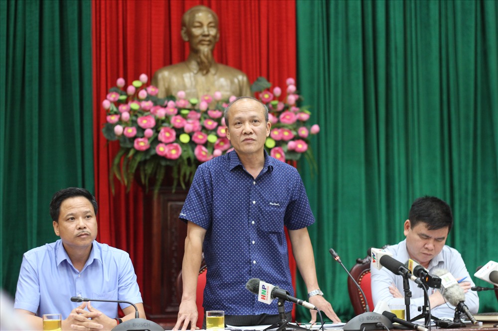 Ông Ngô Mạnh Tuấn - Phó Giám đốc Sở GTVT Hà Nội tại giao ban báo chí chiều 26.6. Ảnh Trần Vương