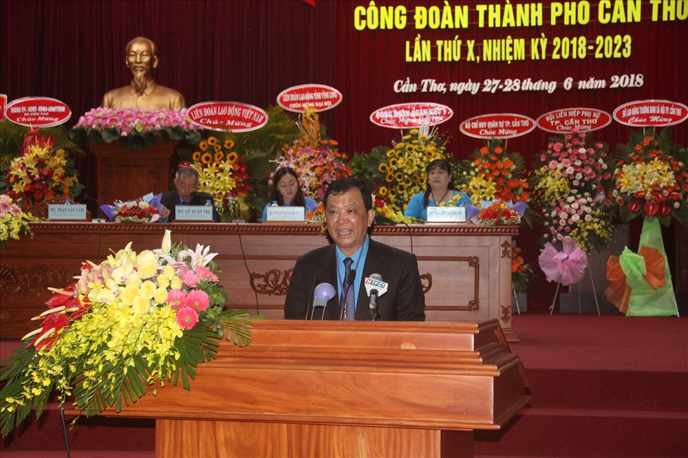 Đồng chí Trần Văn Tám – Chủ tịch LĐLĐ TP. Cần Thơ trình bày diễn văn khai mạc.