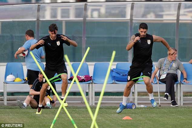 Luis Suarez (áo đen phải) là một trong những niềm hy vọng ghi bàn của Uruguay tại VCK World Cup 2018. Ảnh: Reuters.
