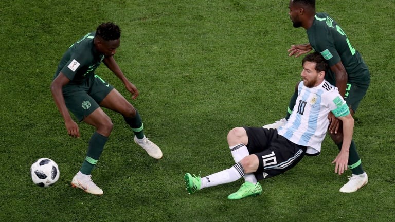 Messi luôn là tâm điểm của những pha phạm lỗi. Ảnh: FIFA.
