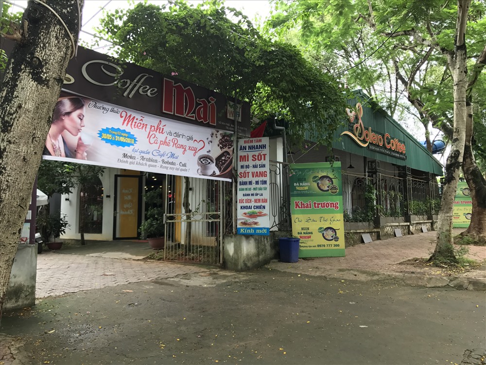 Một góc khác của công viên Nhạc Sơn là quán càphê Mai và cà phê Bolero.