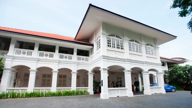 Khách sạn 5 sao sang trọng có 112 phòng, là đại diện cho tinh thần Đông-Tây gặp gỡ thường thấy ở Singapore. Ảnh: CNN.