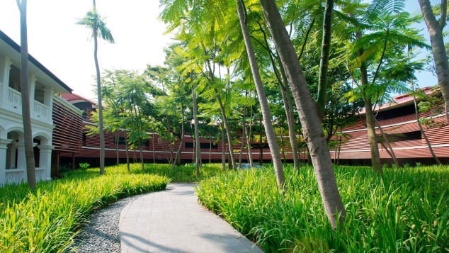 Giống như nhiều nơi ở Singapore, rất nhiều cây xanh xung quanh khách sạn và kiến trúc tích hợp cây xanh khắp khuôn viên khách sạn. Ảnh: CNN.