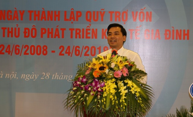 Ông Lê Đình Hùng - Phó Chủ tịch LĐLĐ TP. Hà Nội phát biểu chỉ đạo tại buổi lễ. Ảnh: Quỹ Trợ vốn Hanoi FEI