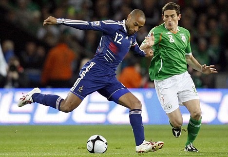 “Con trai của thần gió” chính thức chia tay sự nghiệp thi đấu quốc tế của mình sau World Cup 2010, kì World Cup mà ĐT Pháp cũng bị loại ngay sau vòng bảng. 