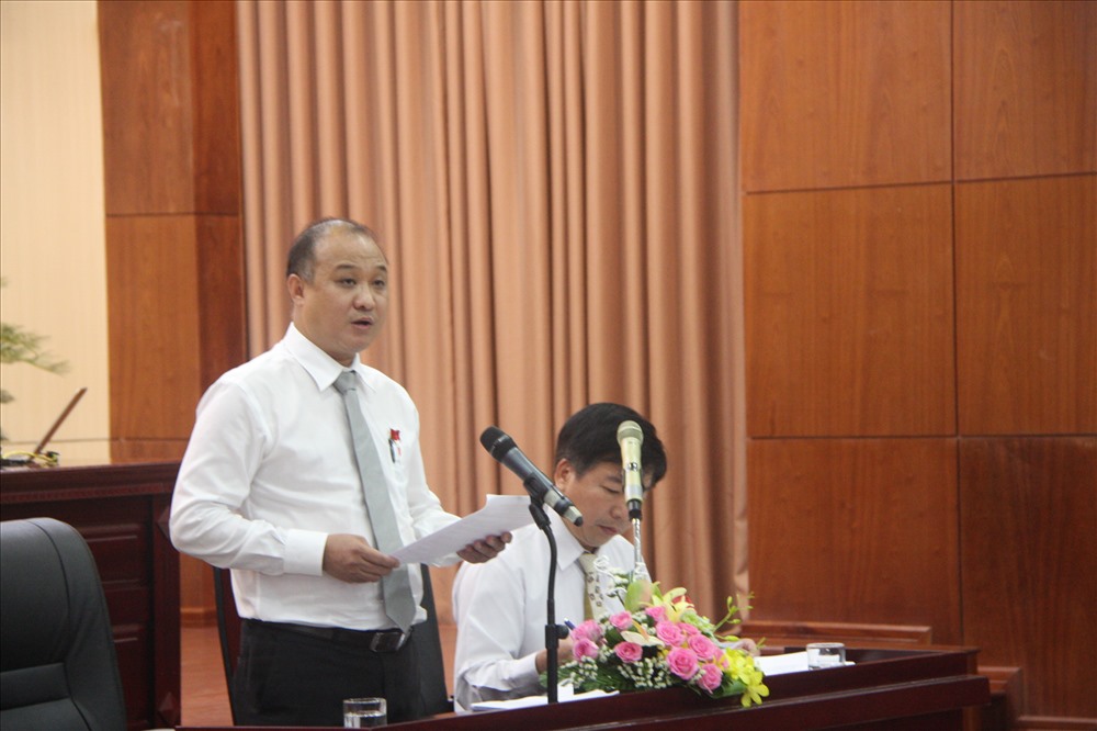 Ông Lê Quang Nam- Giám đốc Sở TN-MT trả lời chất vấn tại kỳ họp HĐND TP Đà Nẵng vào chiều ngày 11.7